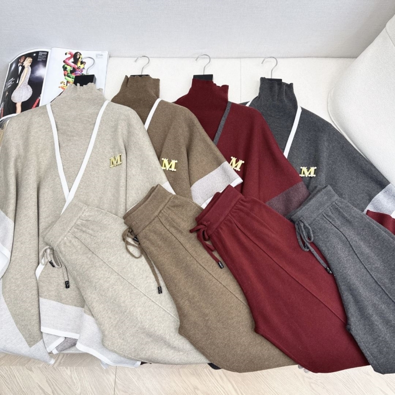 Ce1i*e suits